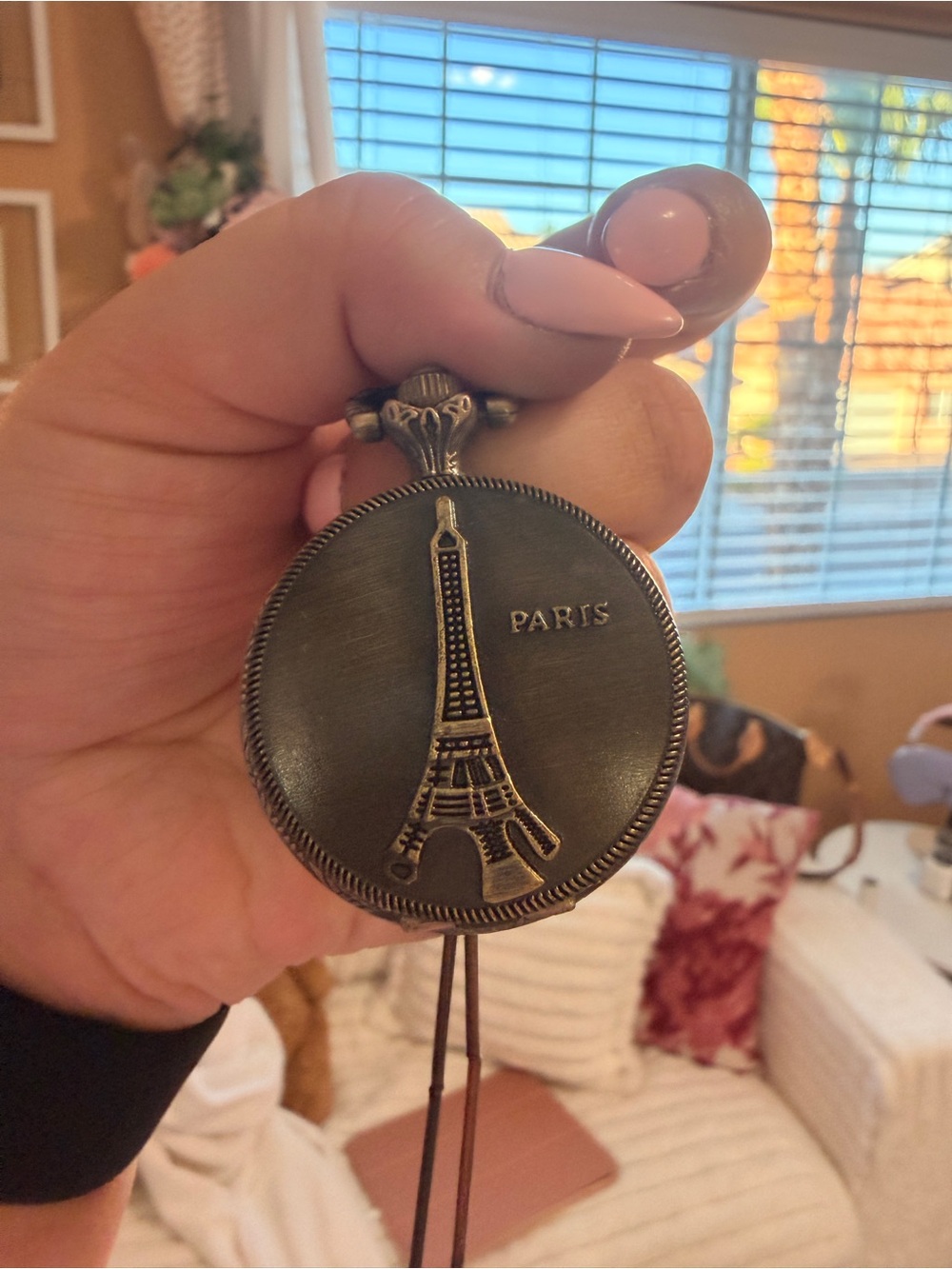 Paris Eiffel Tower pocket/purse clock (needs battery)
